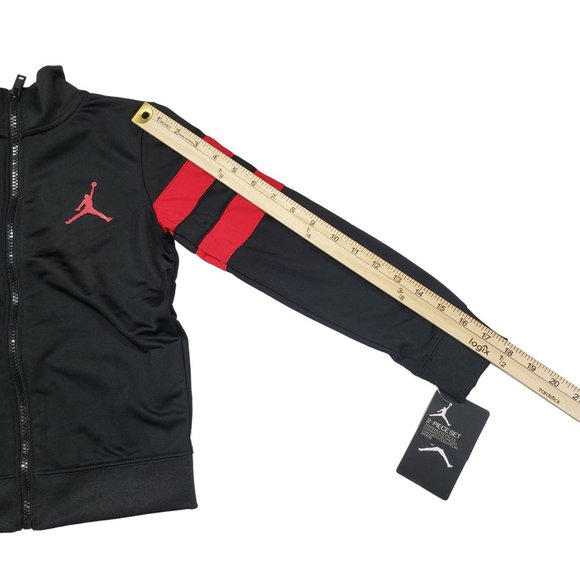 Jordan Boy's  2-Piece Jogging Set Size 6MMM (5-6 yrs) - Picture 8 of 14